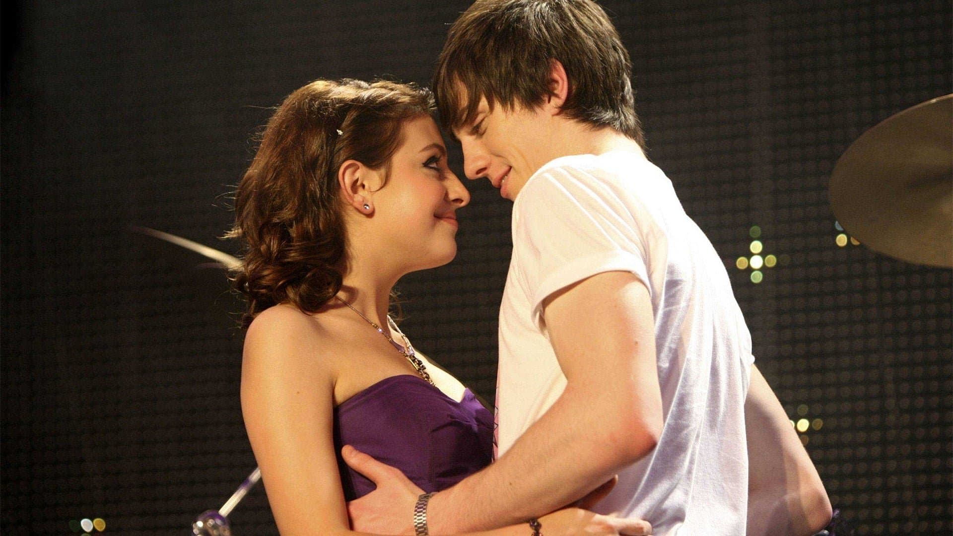 Angus, Thongs and Perfect Snogging / Уроци по целуване