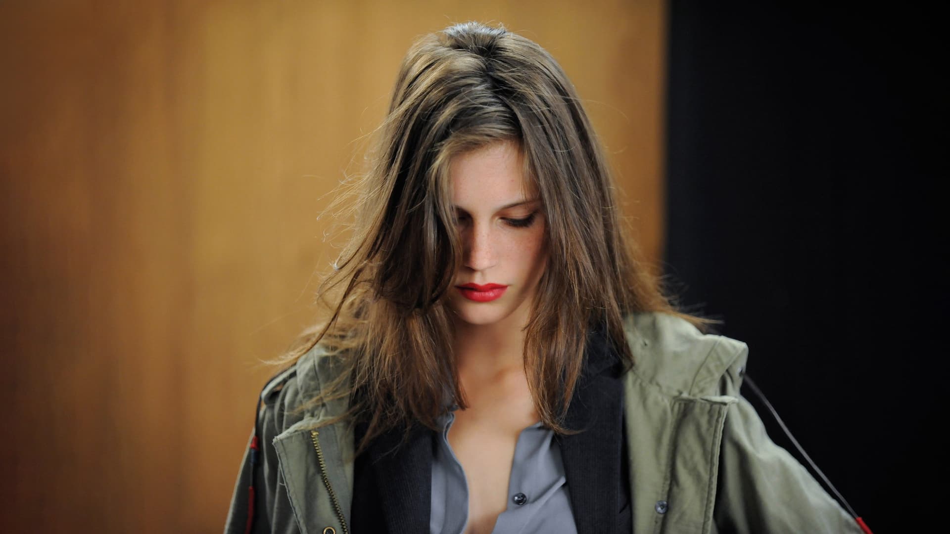 Jeune & Jolie / Само на 17