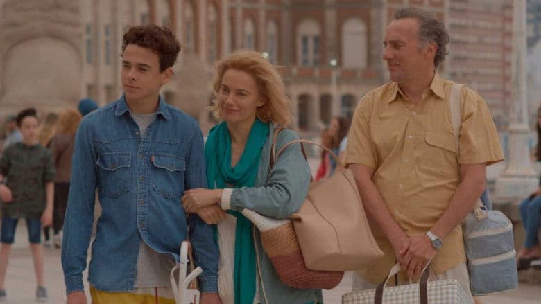 An Ocean Blue / Синьо е морето (2019)